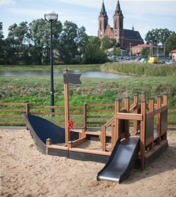 Preview: Kleines Schiff für Spielplatz und Kindergarten