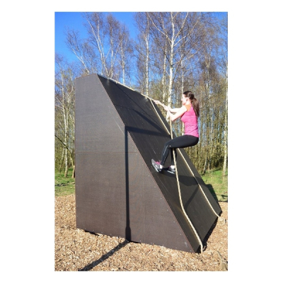 Outdoor Fitnessgerät: Rampe zum Klettern