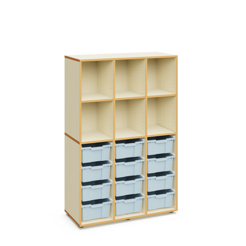 Alice mit hohen Boxen