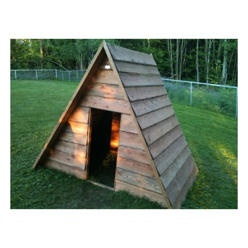 Spielhaus Dreieck für Spielplatz und Kindergarten