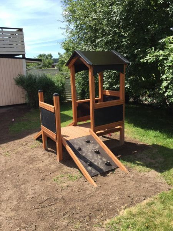 Spielhaus buntes Häuschen für Spielplatz und Kindergarten